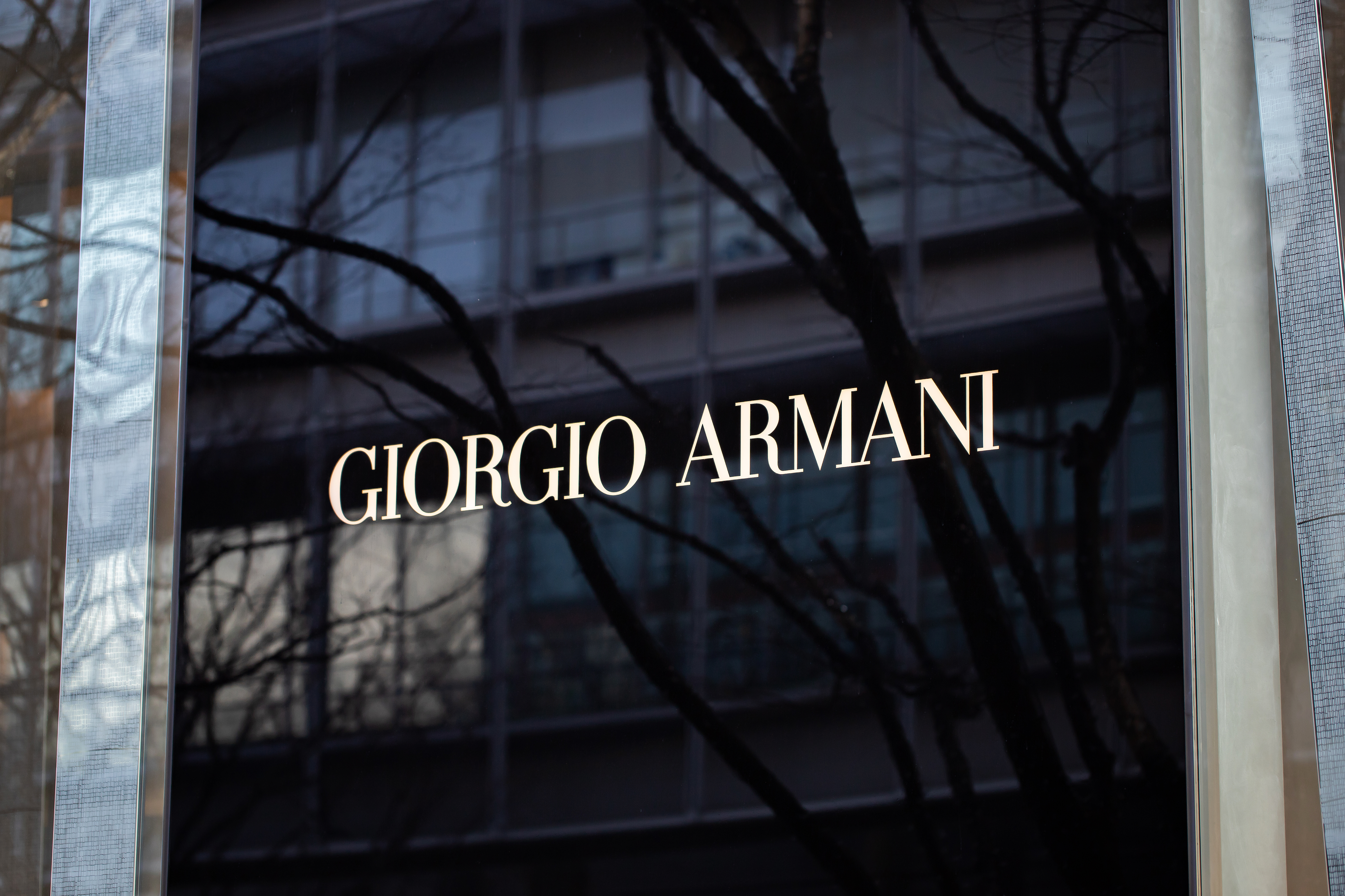 How GIORGIO ARMANI Redesigned Success Metrics Across Multiple Stores
